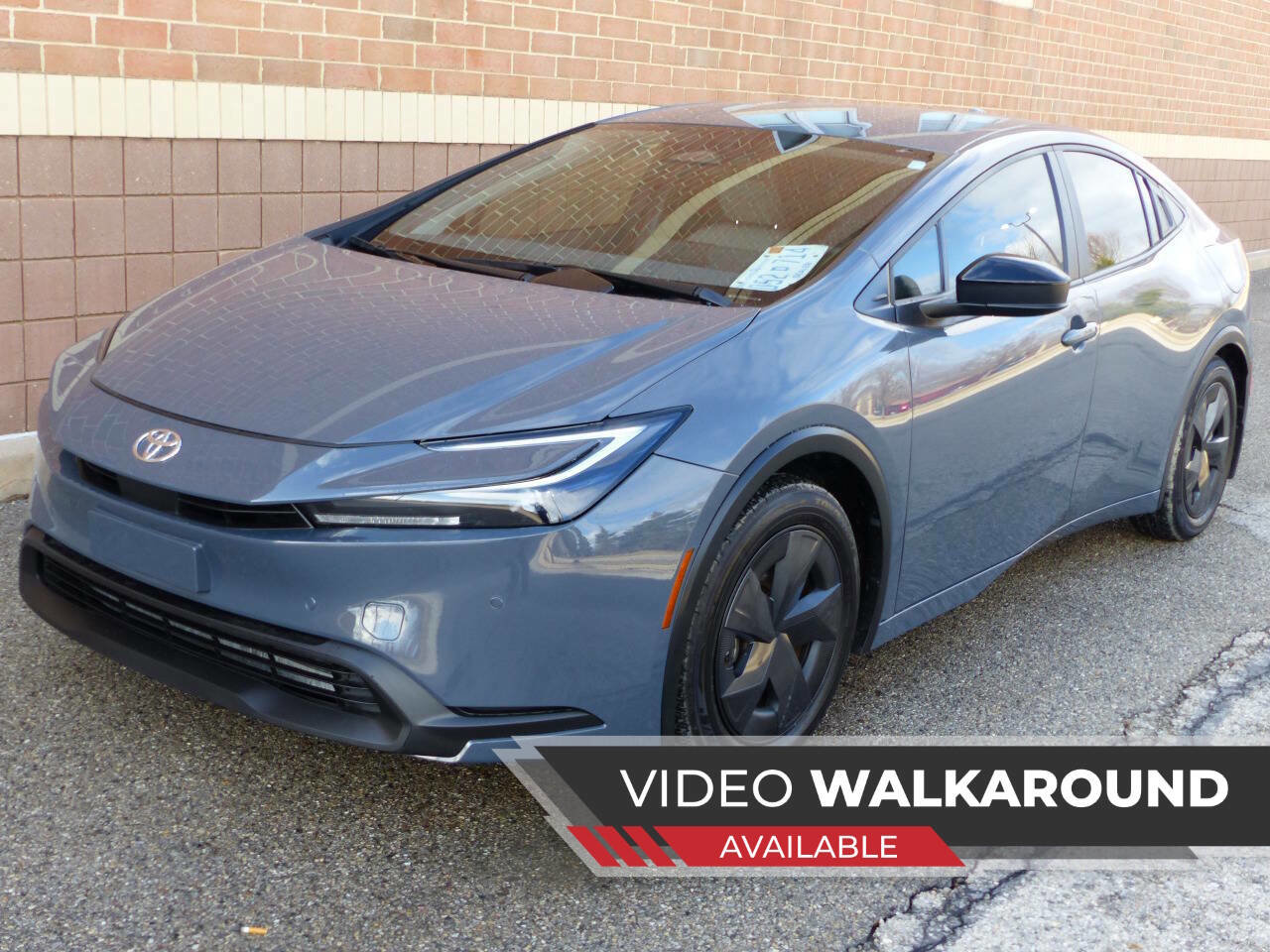 Used 2024 Toyota Prius LE image 1