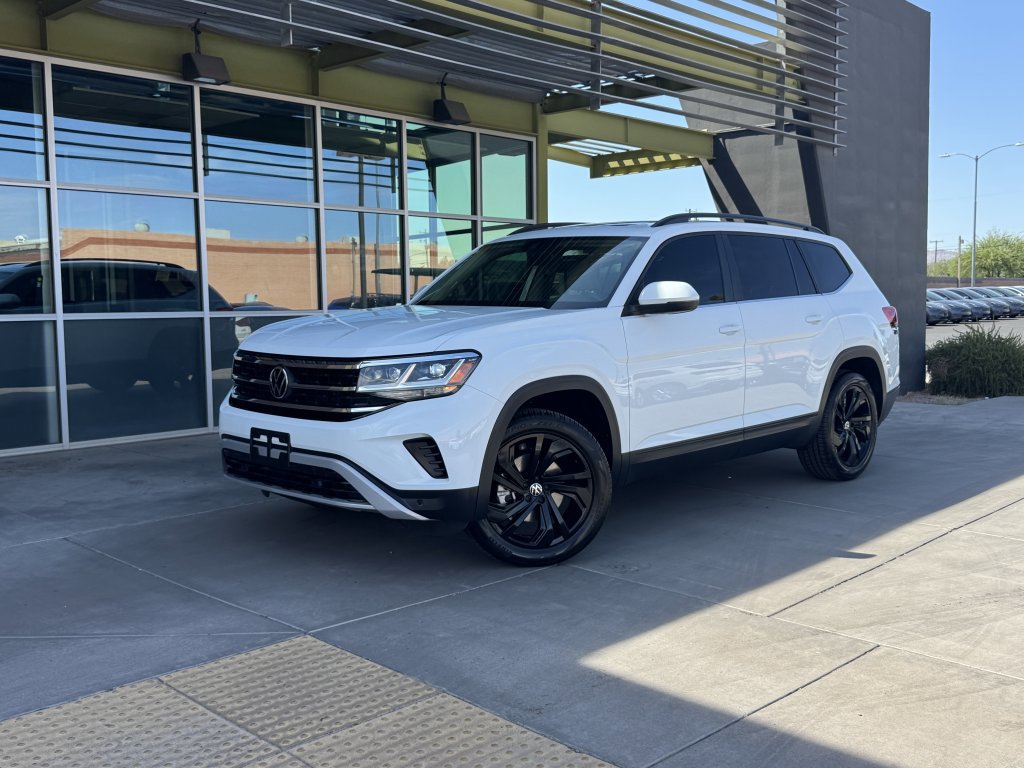 Used 2023 Volkswagen Atlas SE w/ Panoramic Sunroof Package