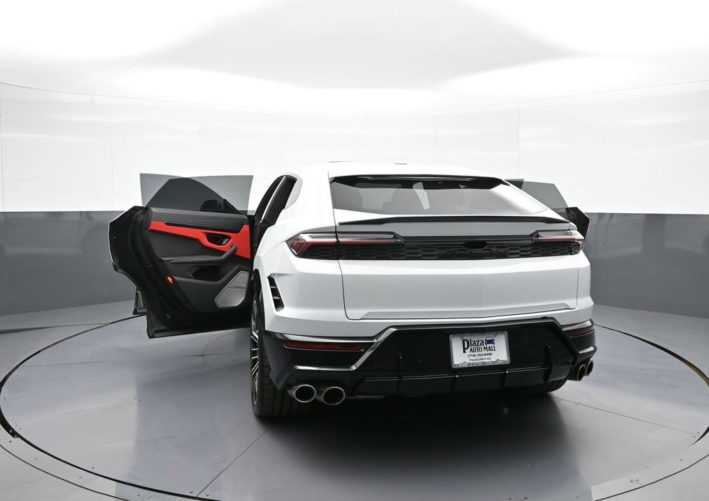 Used 2025 Lamborghini Urus SE AWD/4WD image 54