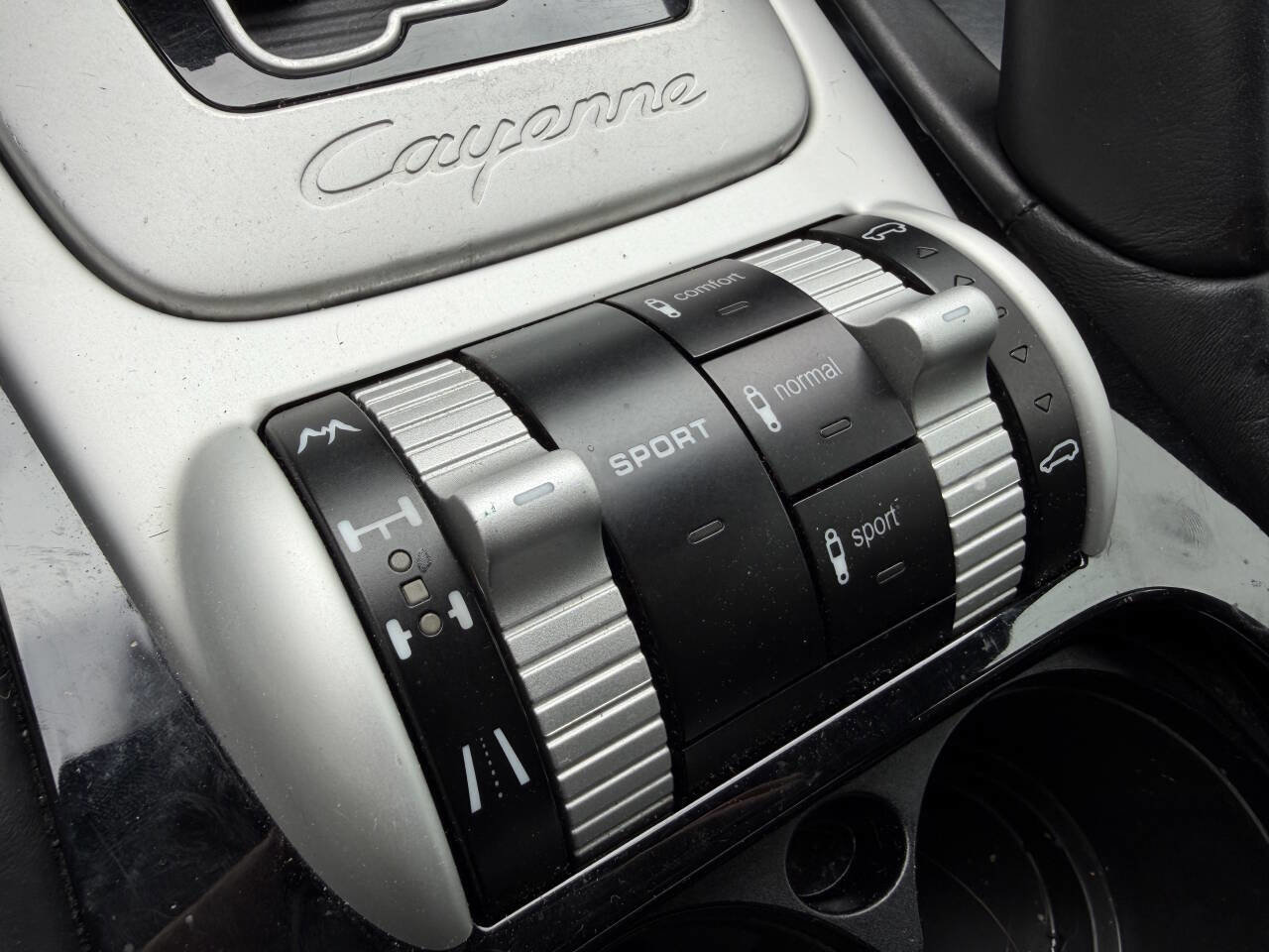 Used 2008 Porsche Cayenne Turbo AWD/4WD image 21
