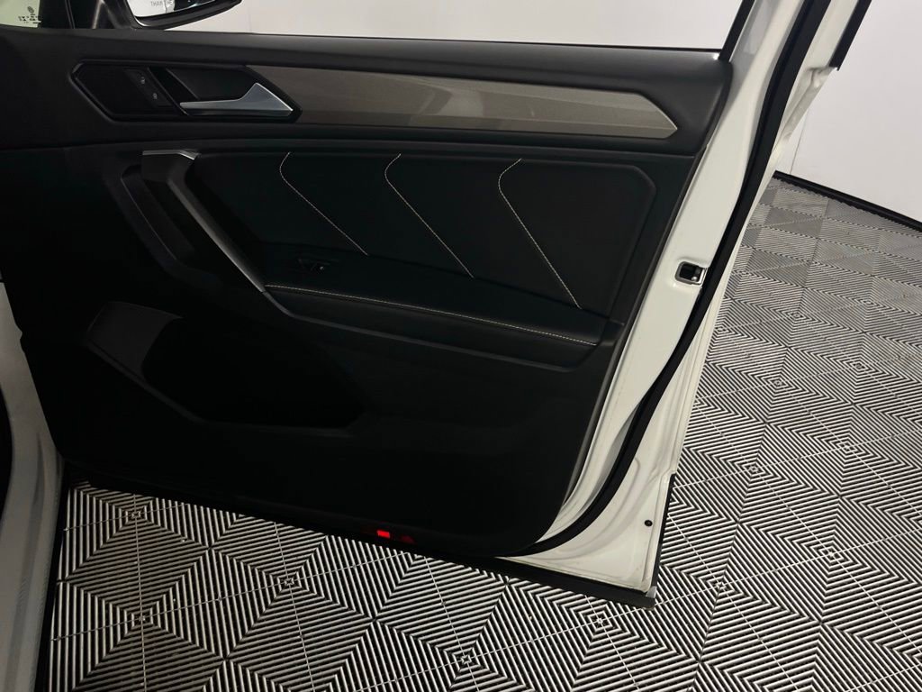 Used 2024 Volkswagen Tiguan Wolfsburg Edition image 33