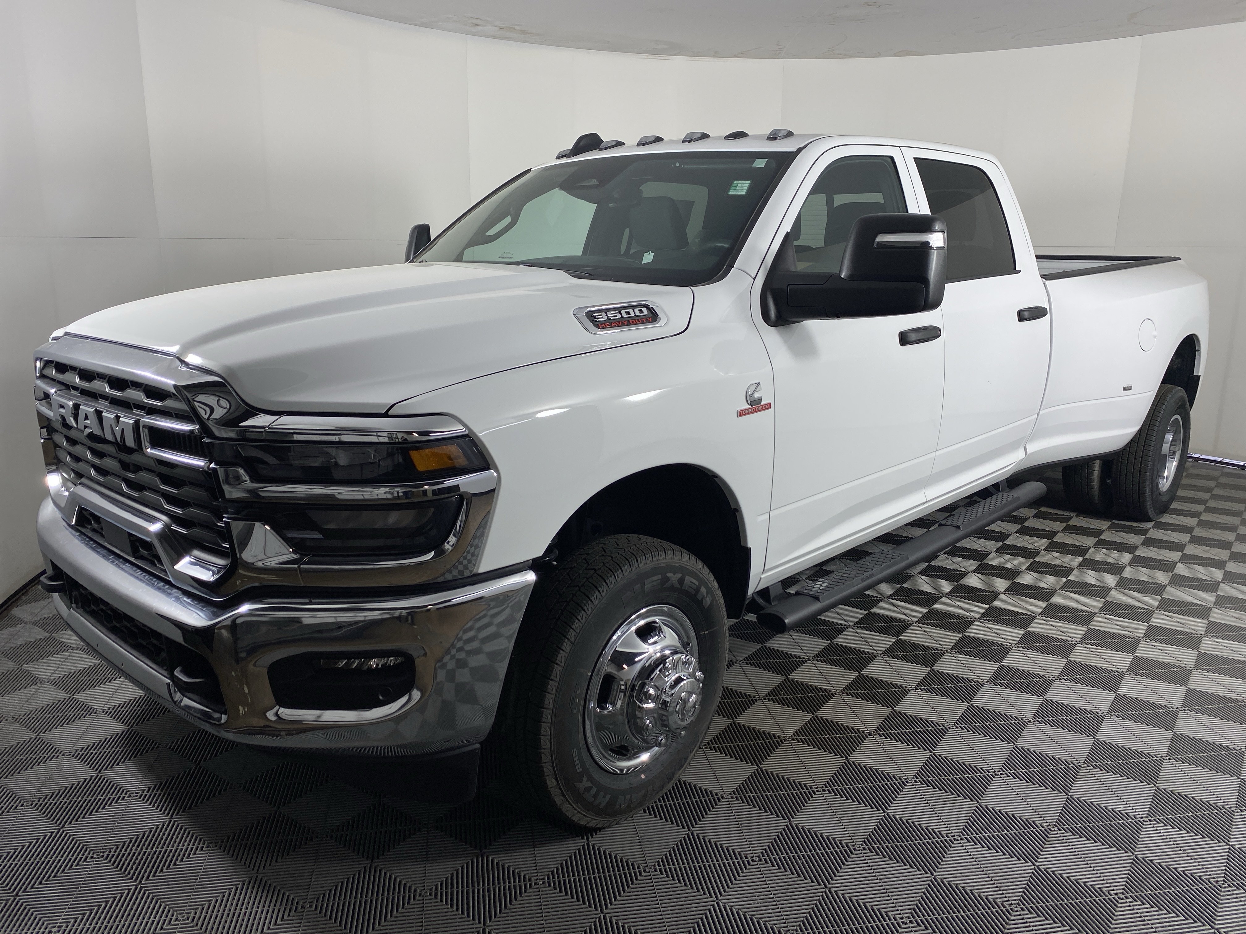 New 2026 RAM 3500 Tradesman AWD/4WD image 9