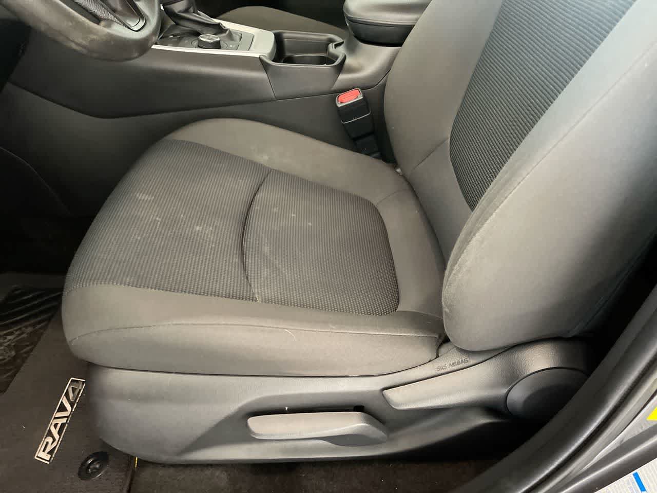 Certified 2021 Toyota RAV4 LE w/ Carpet Mat Package (TMS) AWD/4WD image 12