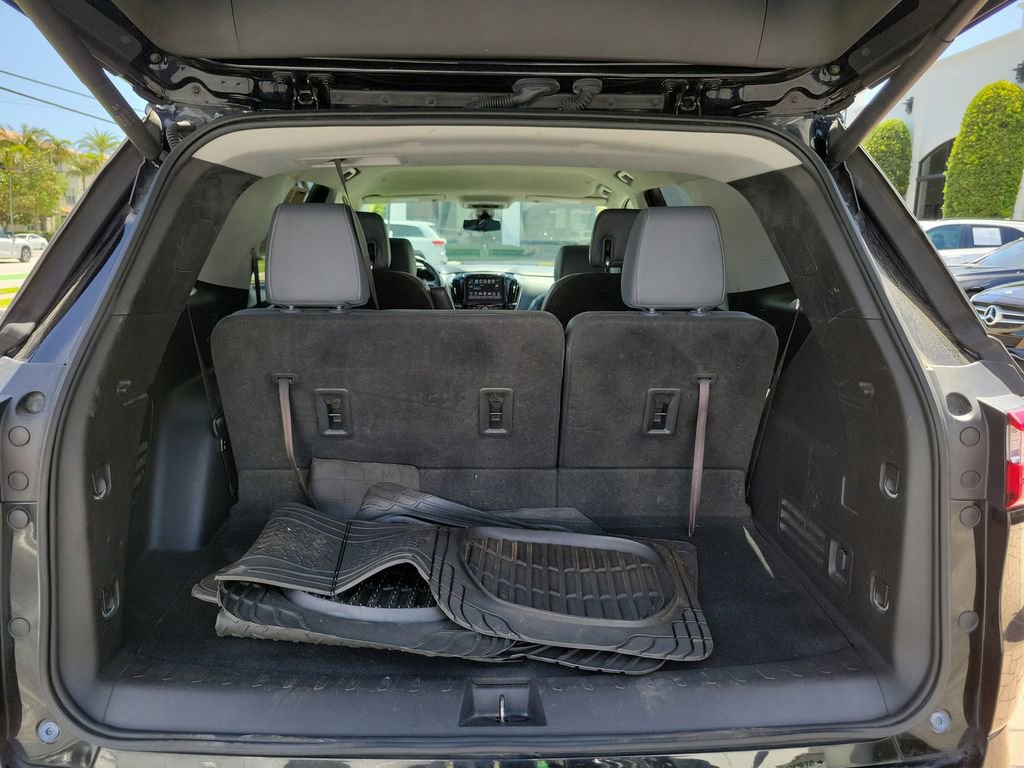 Used 2018 Chevrolet Traverse Premier w/ Driver Confidence II Package FWD image 9