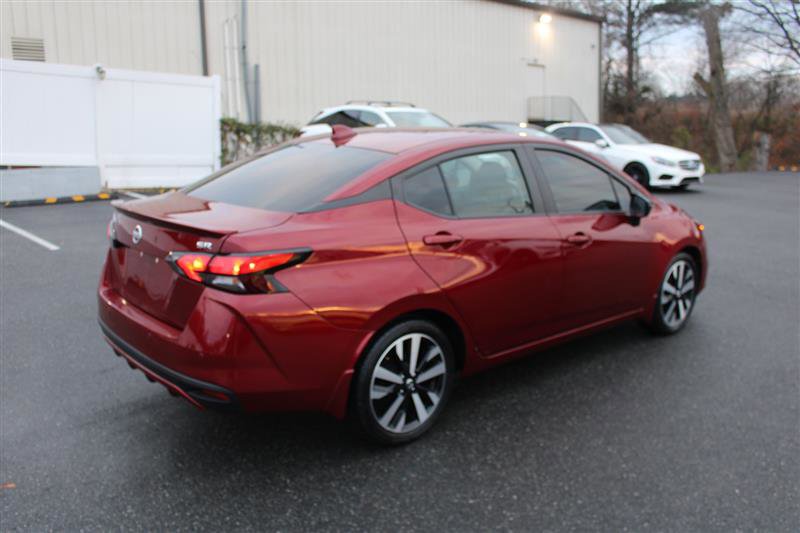 Used 2022 Nissan Versa SR FWD image 8