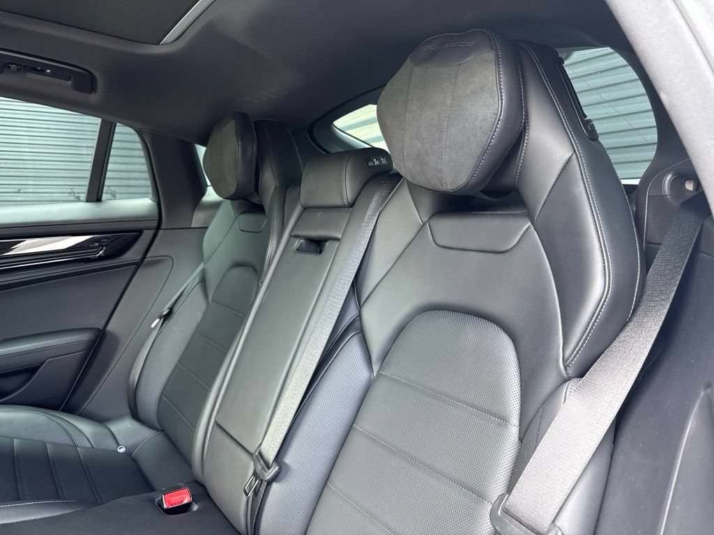 Certified 2025 Porsche Panamera image 10