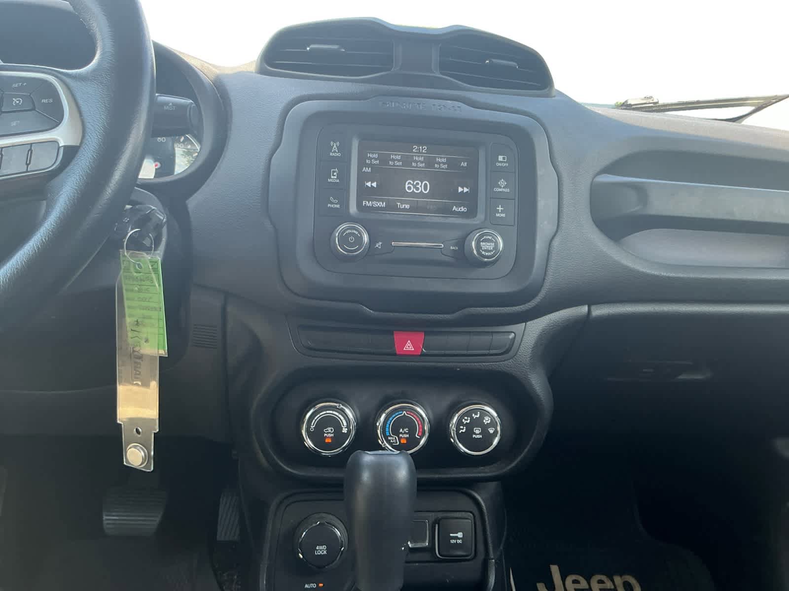 Used 2015 Jeep Renegade Latitude AWD/4WD image 11