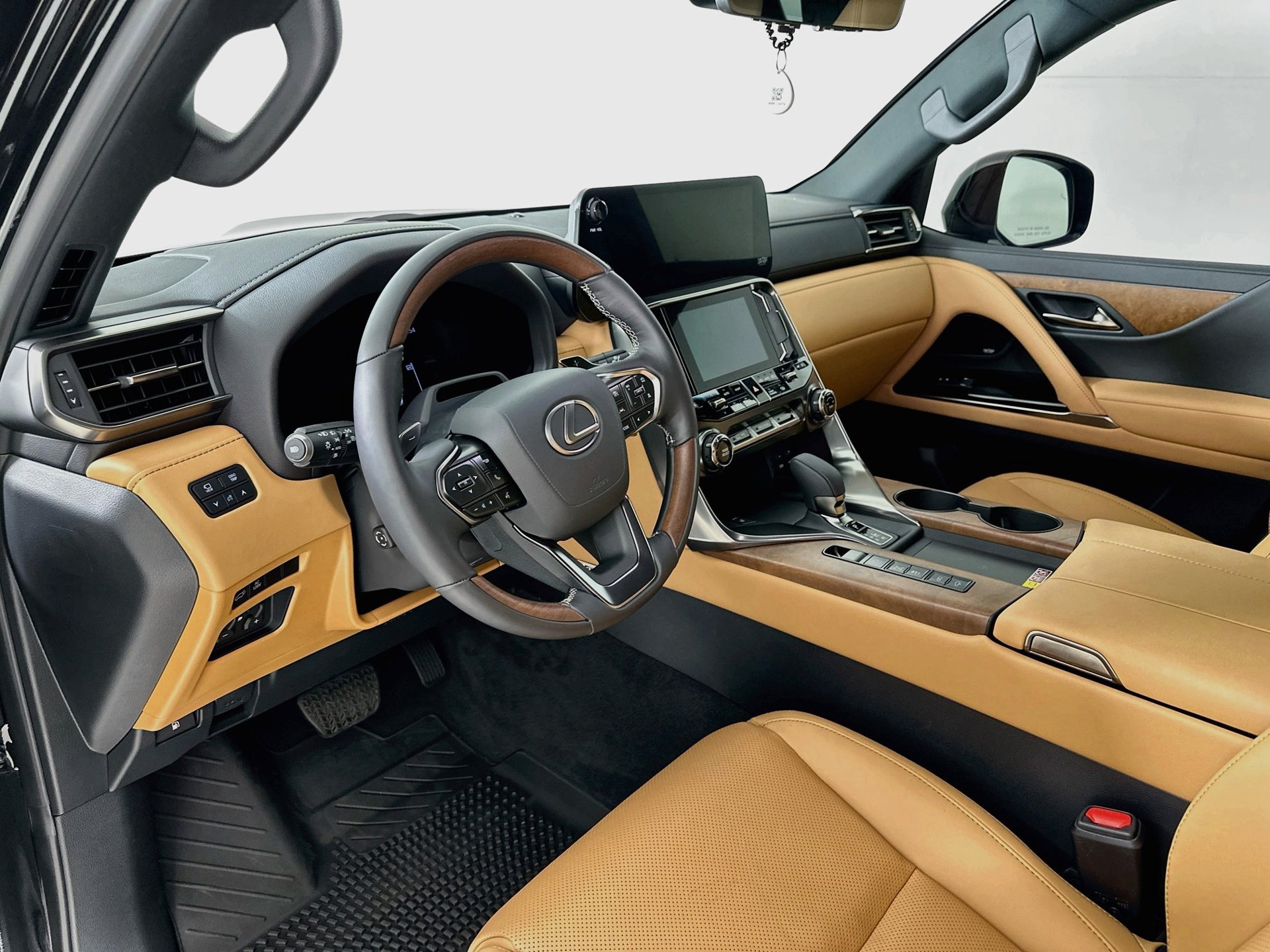 Used 2026 Lexus LX 700h Luxury w/ Appearance Package AWD/4WD image 10