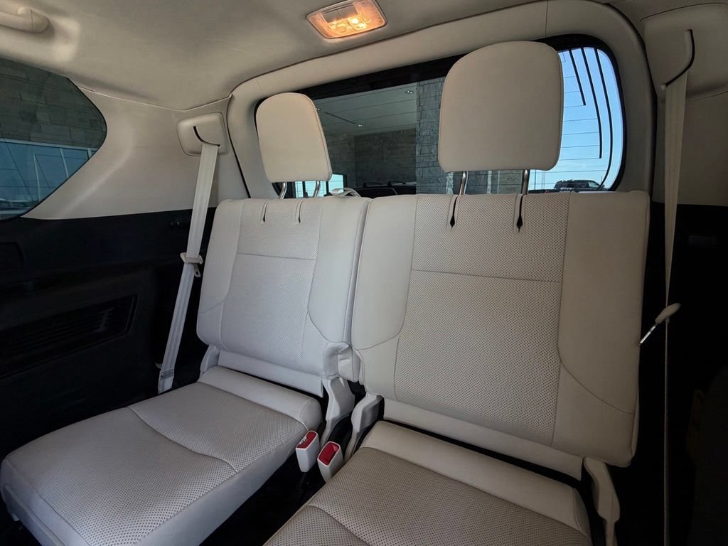 Used 2023 Lexus GX 460 Premium w/ Premium Package AWD/4WD image 24