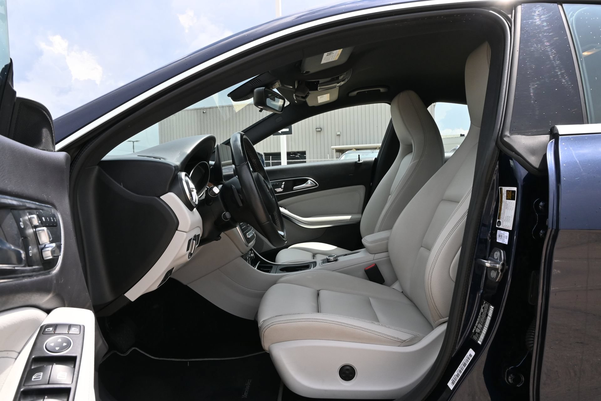 Used 2018 Mercedes-Benz CLA 250 4MATIC image 18