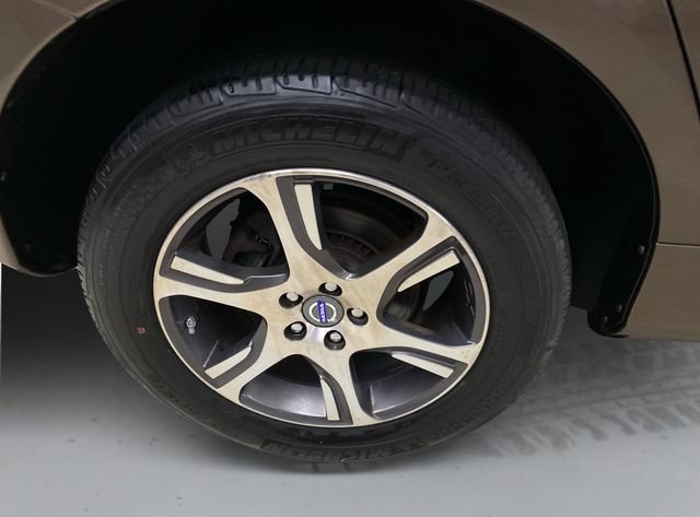 Used 2015 Volvo XC60 T6 Premier Plus AWD/4WD image 18