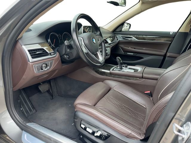 Used 2018 BMW 740i RWD image 8