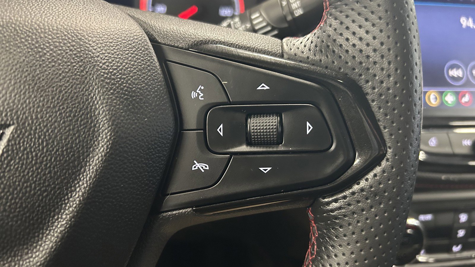 Used 2023 Chevrolet TrailBlazer RS w/ Sun and Liftgate Package image 21