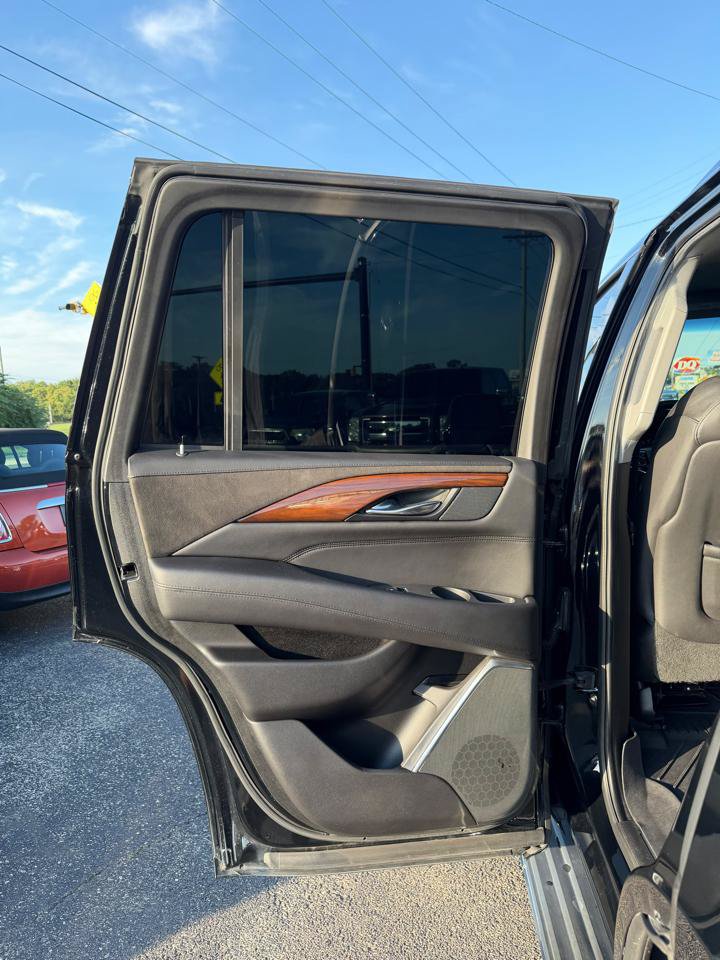 Used 2019 Cadillac Escalade Luxury AWD/4WD image 20