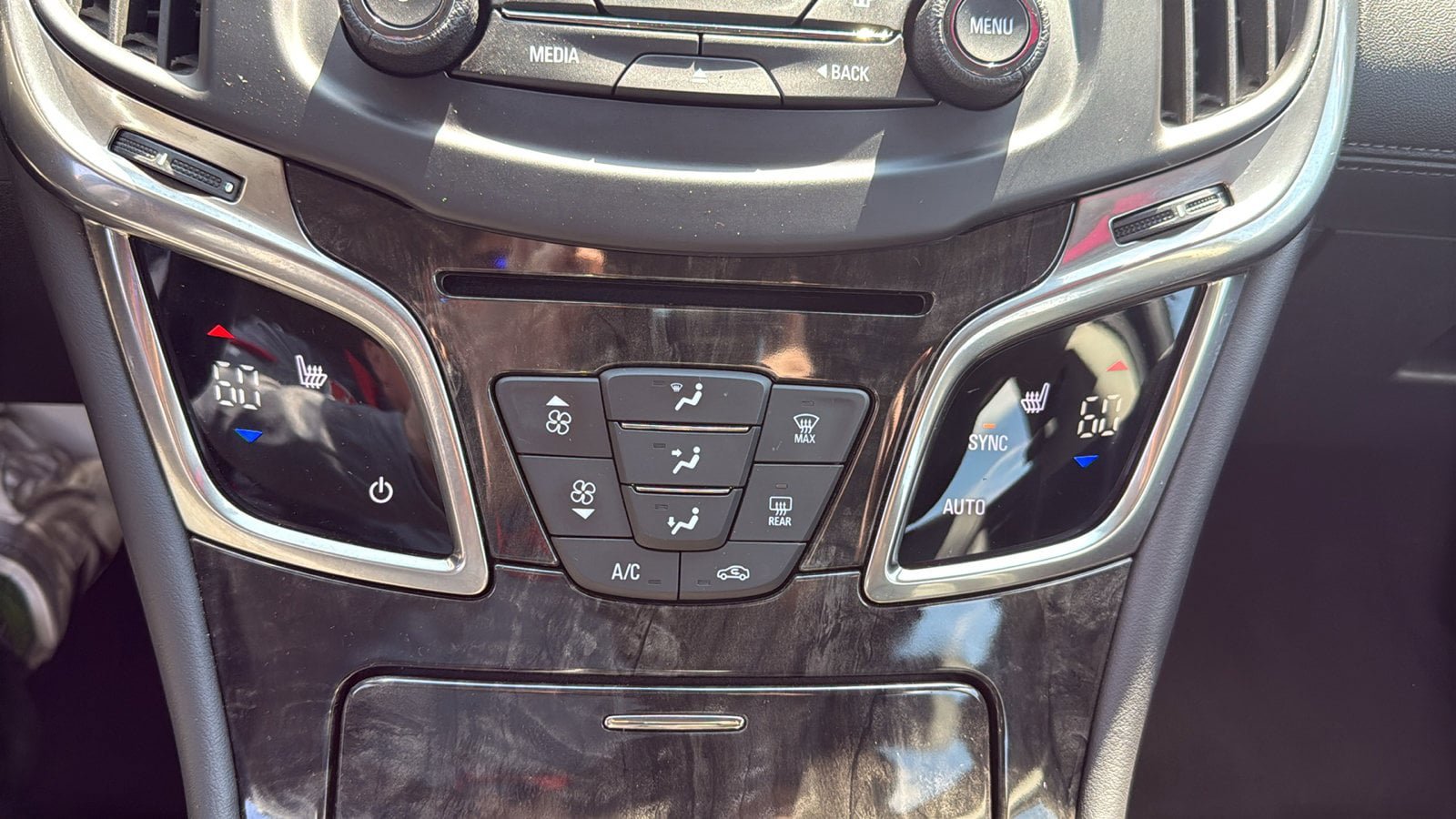 Used 2015 Buick LaCrosse Leather FWD image 19