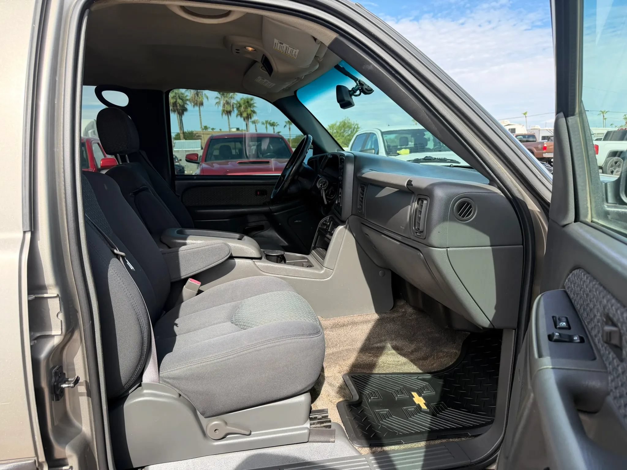 Used 2003 Chevrolet Avalanche 2WD image 32