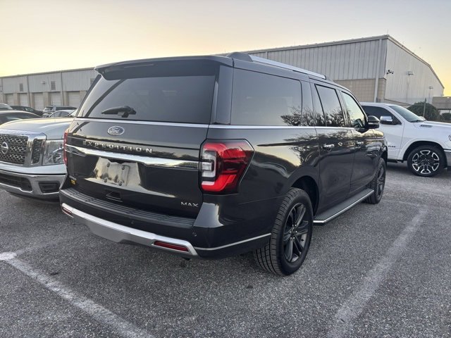 Used 2022 Ford Expedition Max Limited image 3