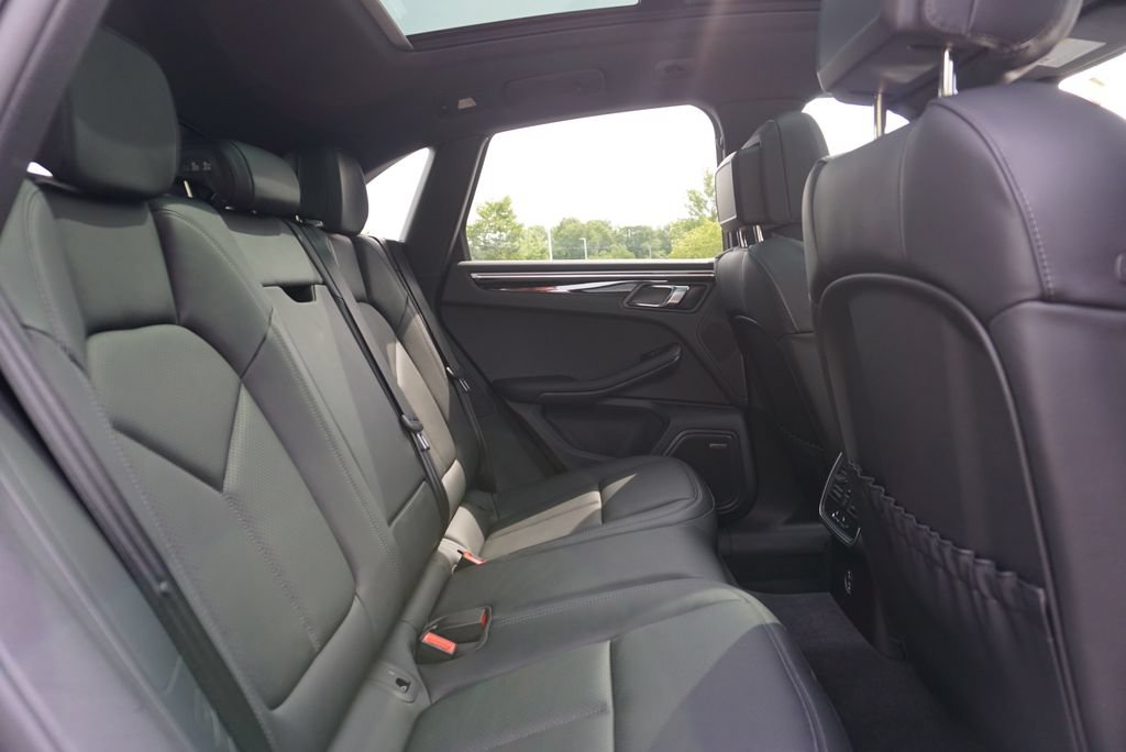 Used 2023 Porsche Macan S AWD/4WD image 55