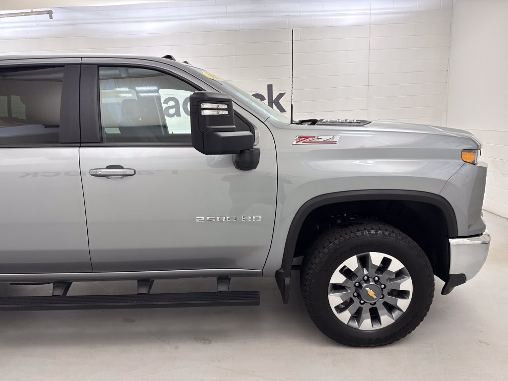 Used 2026 Chevrolet Silverado 2500 LT w/ All Star Edition AWD/4WD image 8