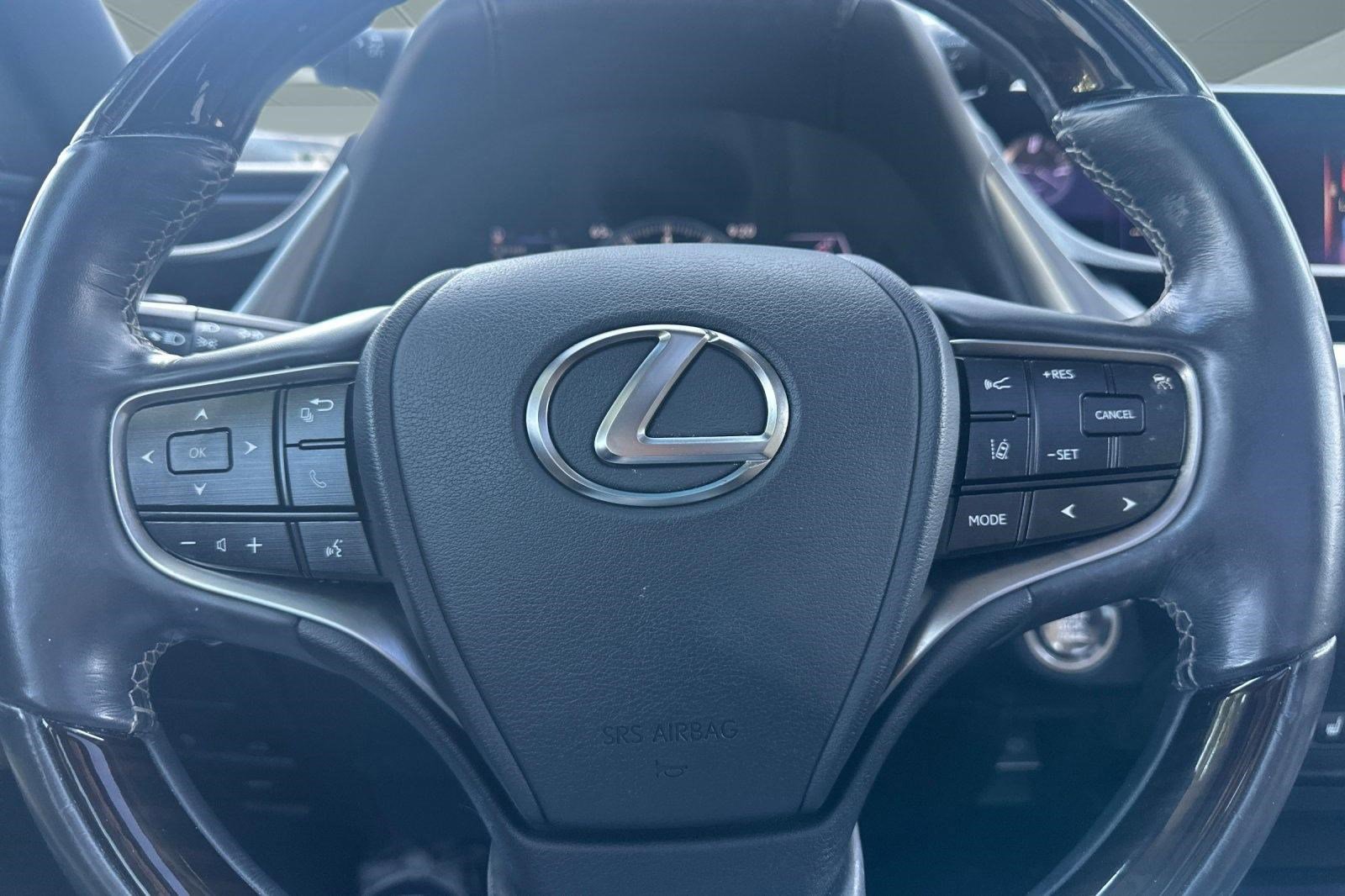 Used 2019 Lexus ES 350 Ultra Luxury w/ Accessory Package 2 image 17