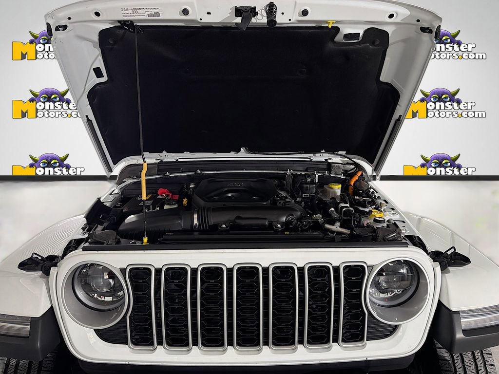 Used 2025 Jeep Wrangler Unlimited Sahara w/ Safety Group image 31