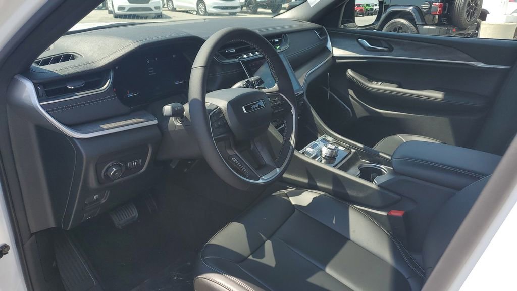 New 2025 Jeep Grand Cherokee L Limited w/ Black Appearance Package image 20