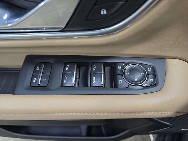 Used 2024 Chevrolet Suburban Premier w/ Premium Package AWD/4WD image 32