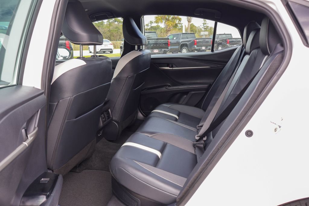 Used 2025 Toyota Camry SE FWD image 10