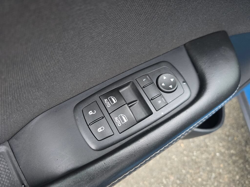 Used 2016 Dodge Challenger R/T Scat Pack w/ Technology Group RWD image 17