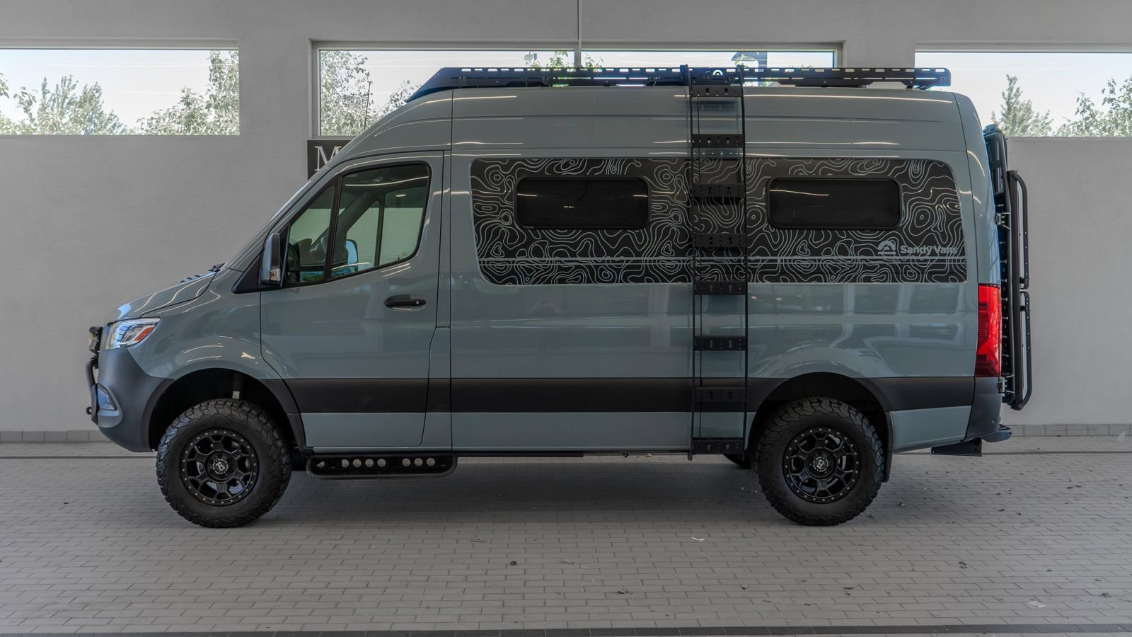 Used 2023 Mercedes-Benz Sprinter 2500 image 2