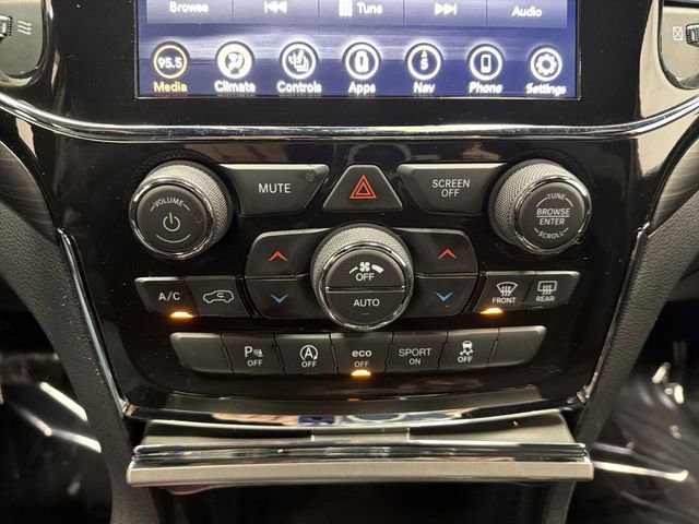 Used 2022 Jeep Grand Cherokee Laredo X image 20