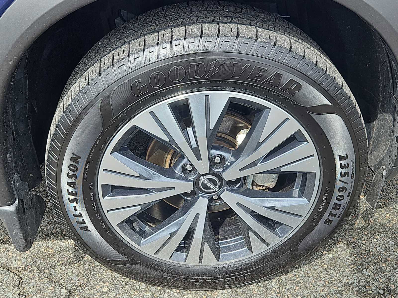 Used 2022 Nissan Rogue SV w/ SV Premium Package image 9