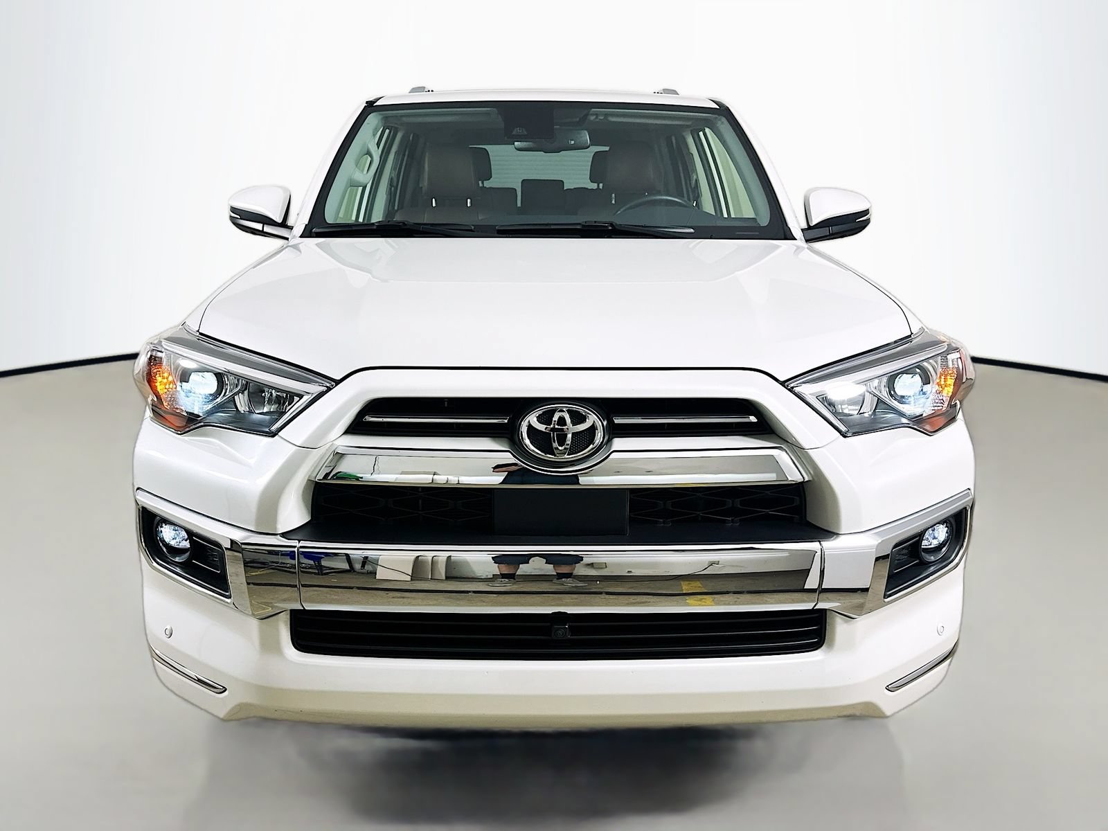 Used 2024 Toyota 4Runner Limited AWD/4WD image 2