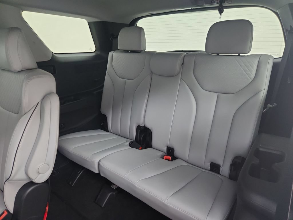 Used 2025 Hyundai Palisade SEL AWD/4WD image 35