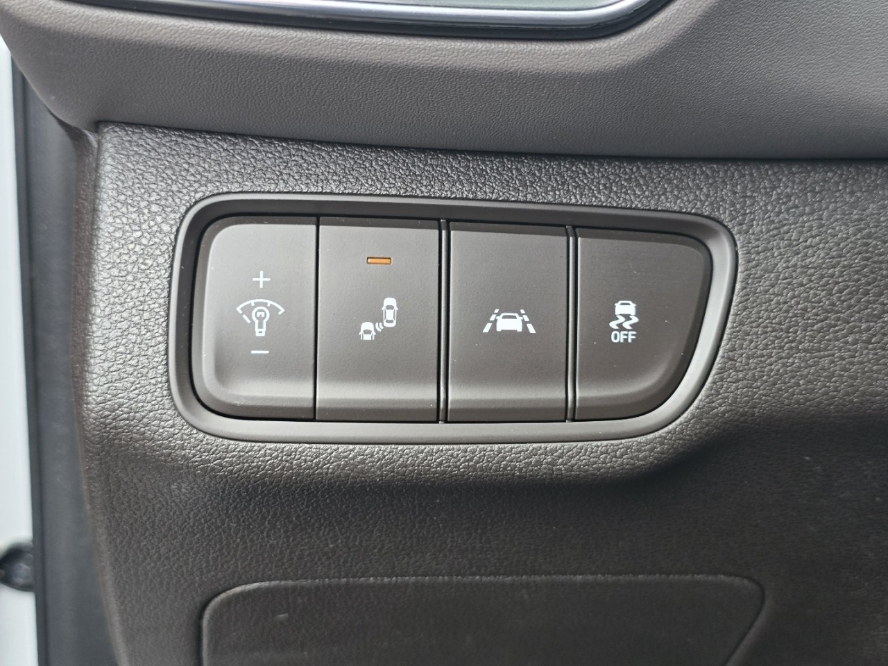 Used 2020 Hyundai Santa Fe SEL FWD image 23