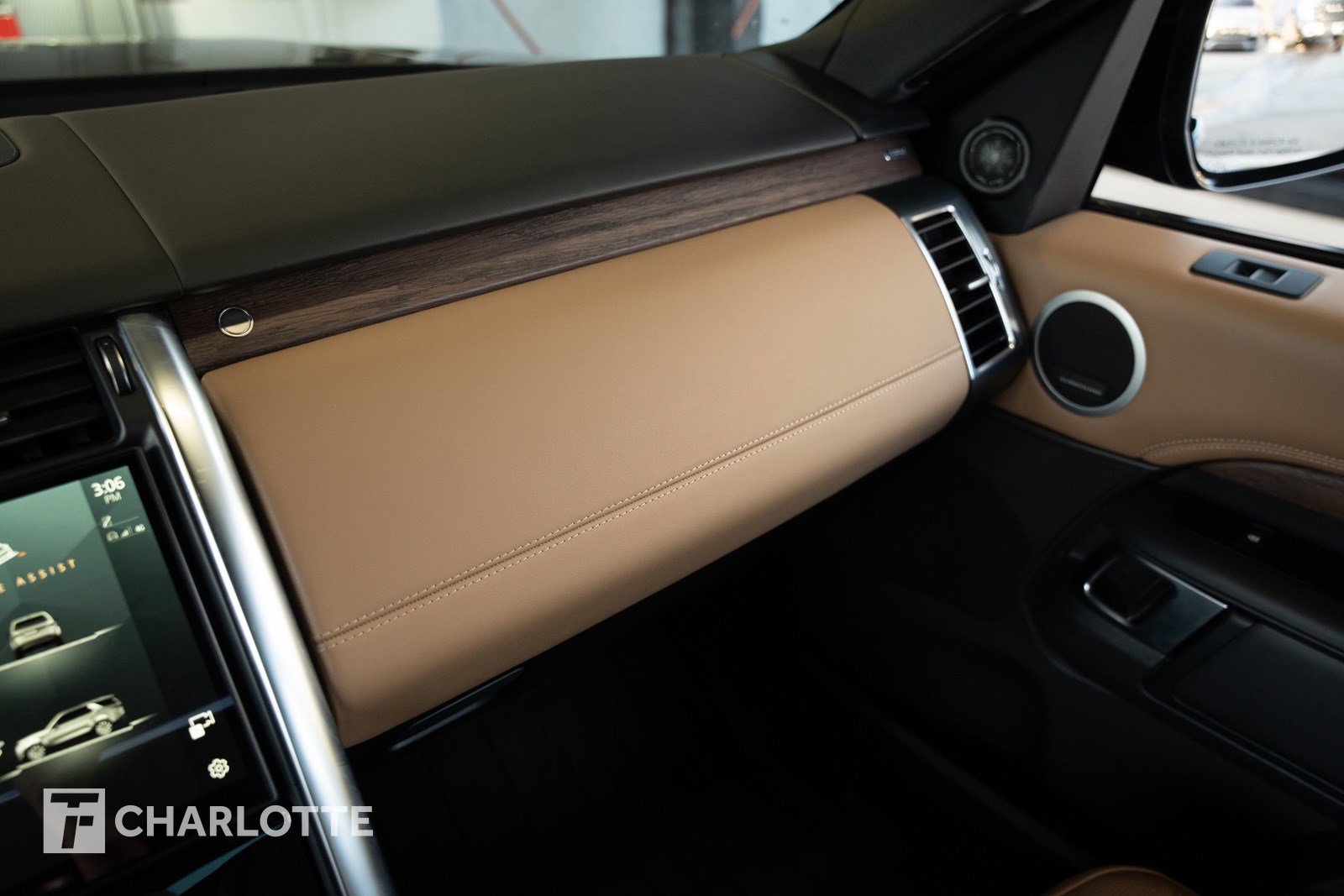 Used 2023 Land Rover Discovery HSE R-Dynamic image 22