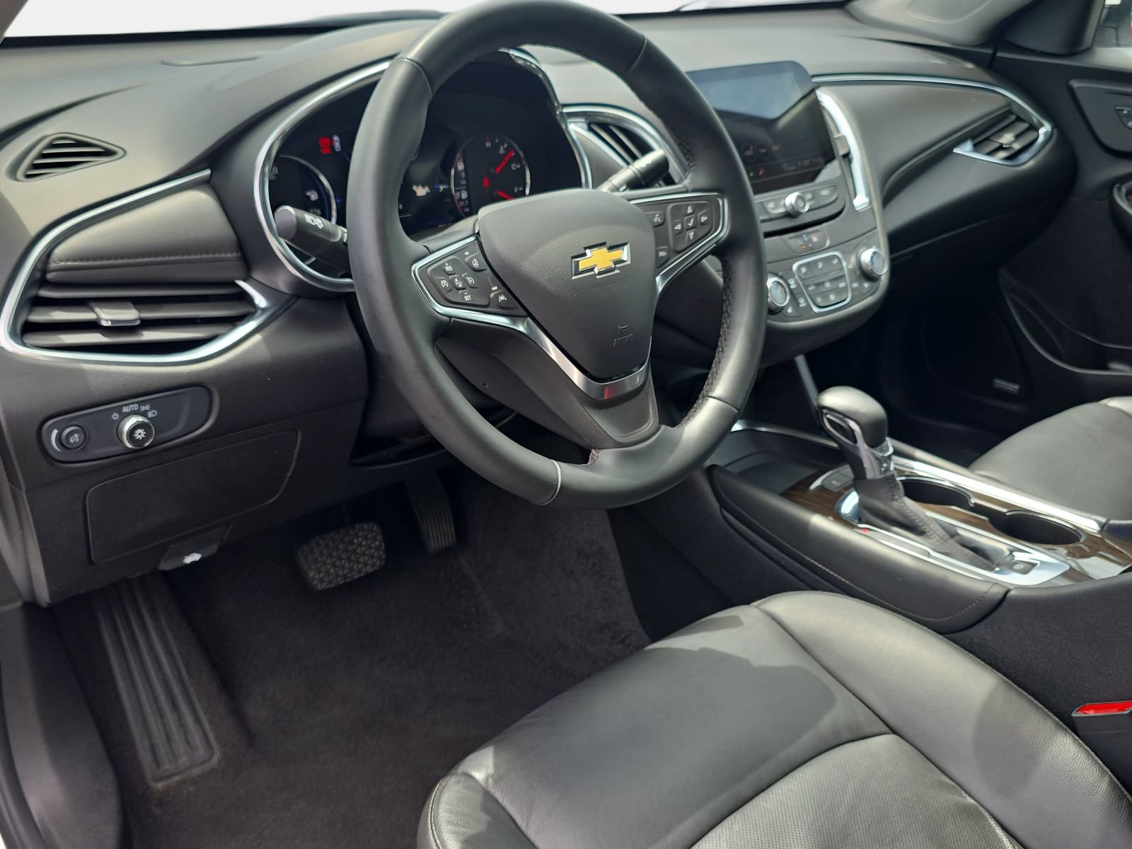 Used 2024 Chevrolet Malibu LT FWD image 15