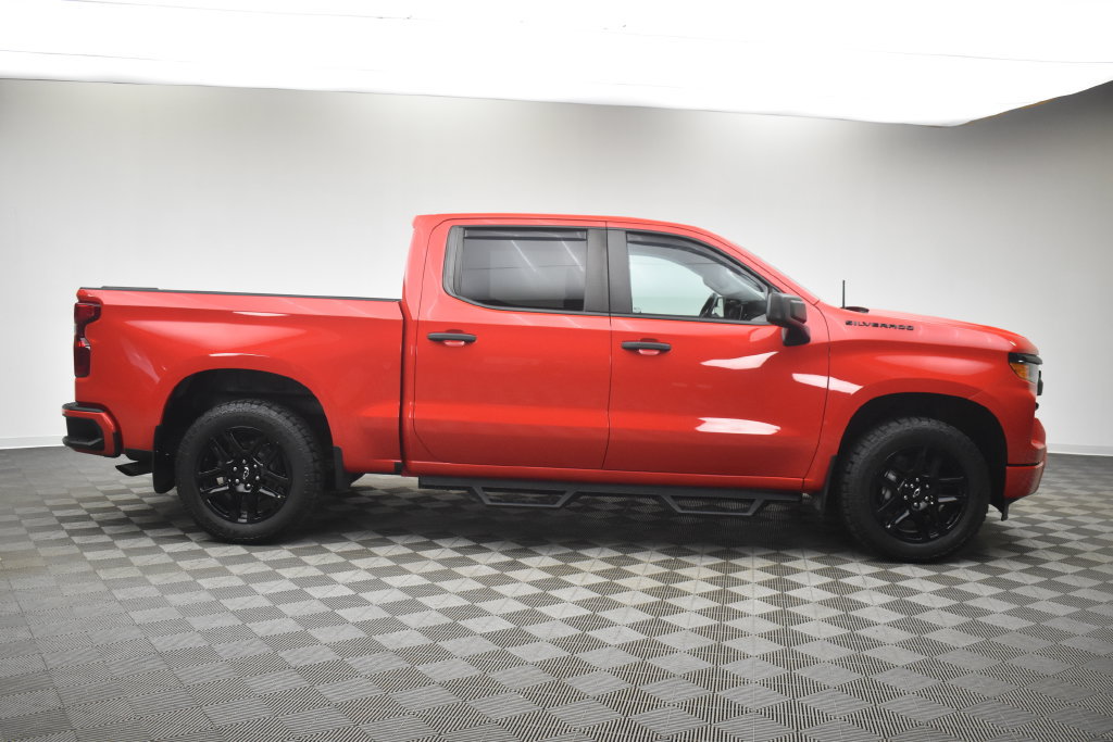 Used 2022 Chevrolet Silverado 1500 Custom w/ LPO, Dark Essentials Package AWD/4WD image 11