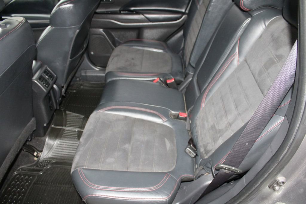 Used 2020 Mitsubishi Outlander LE image 19