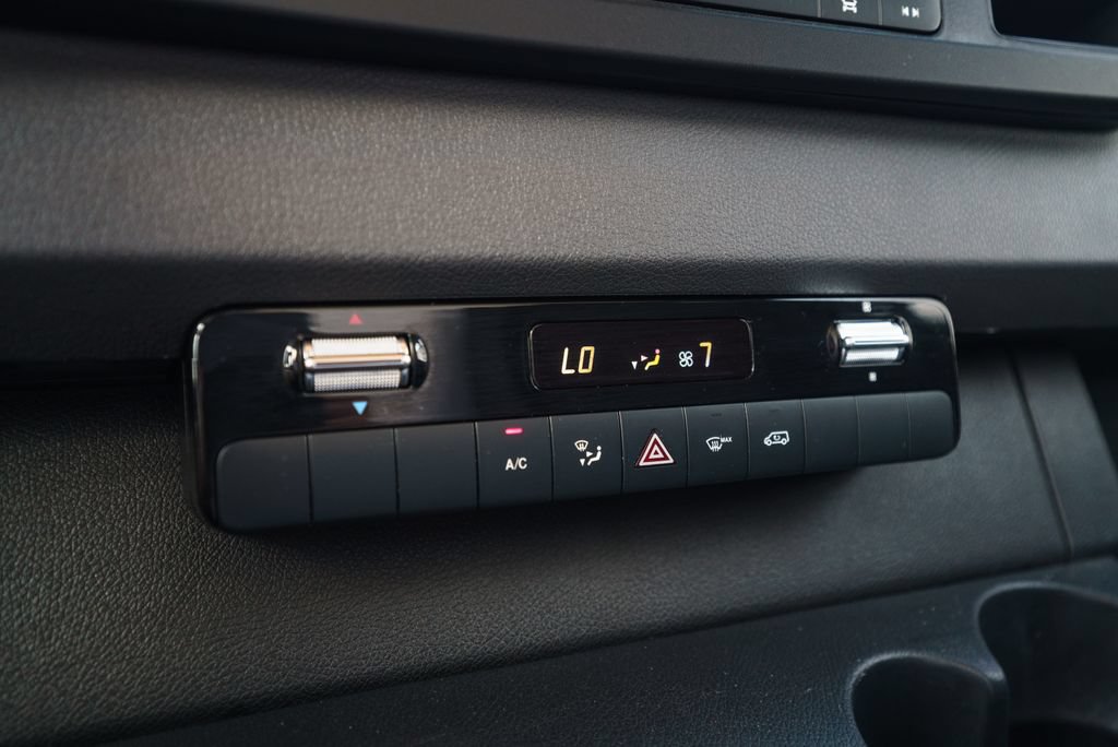 Used 2023 Mercedes-Benz Sprinter 2500 image 32