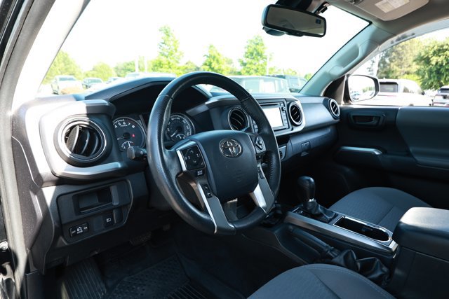 Used 2018 Toyota Tacoma SR5 RWD image 22