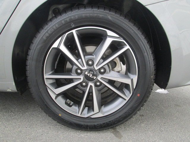 Used 2022 Kia Forte LXS w/ LXS Technology Package FWD image 8