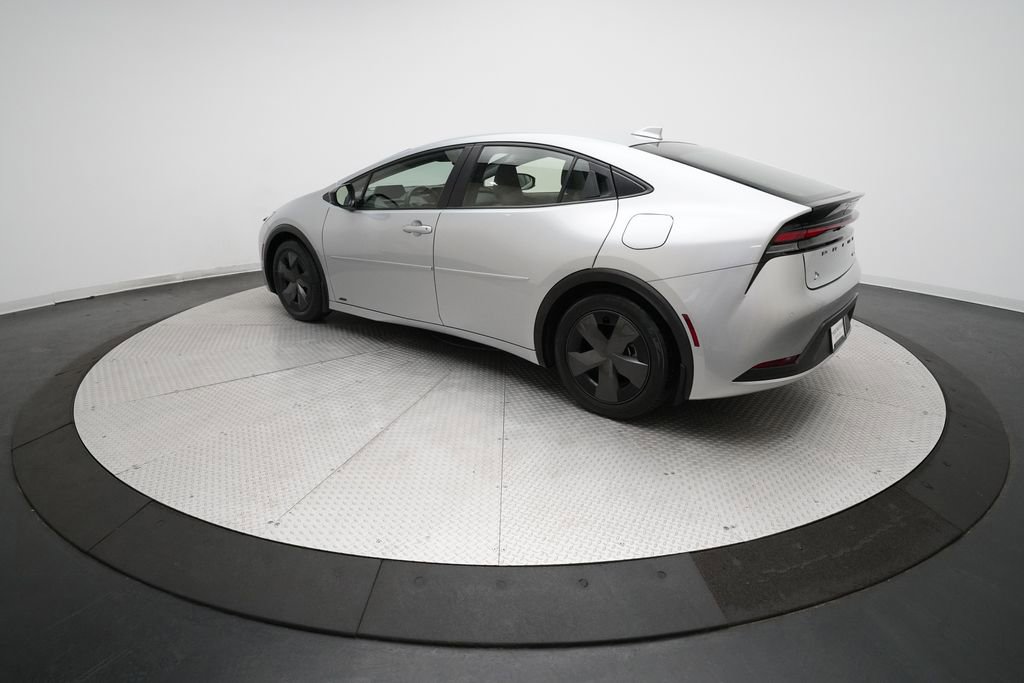 Used 2023 Toyota Prius LE image 33