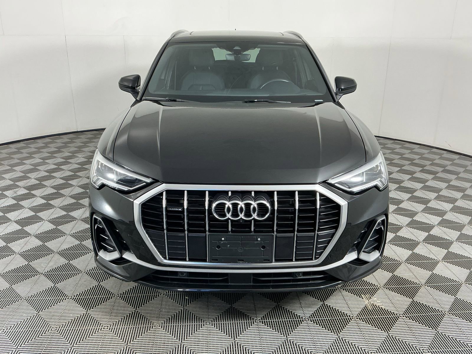 Used 2022 Audi Q3 2.0T Premium Plus AWD/4WD image 2