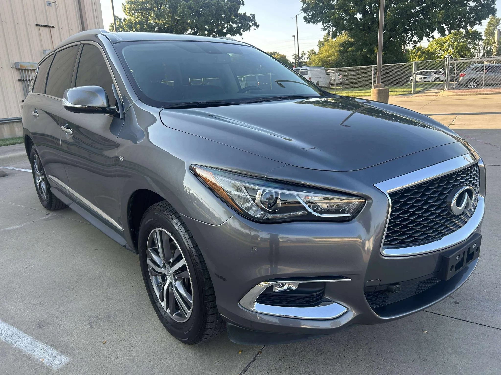 Used 2017 INFINITI QX60 FWD w/ Premium Plus Package image 4
