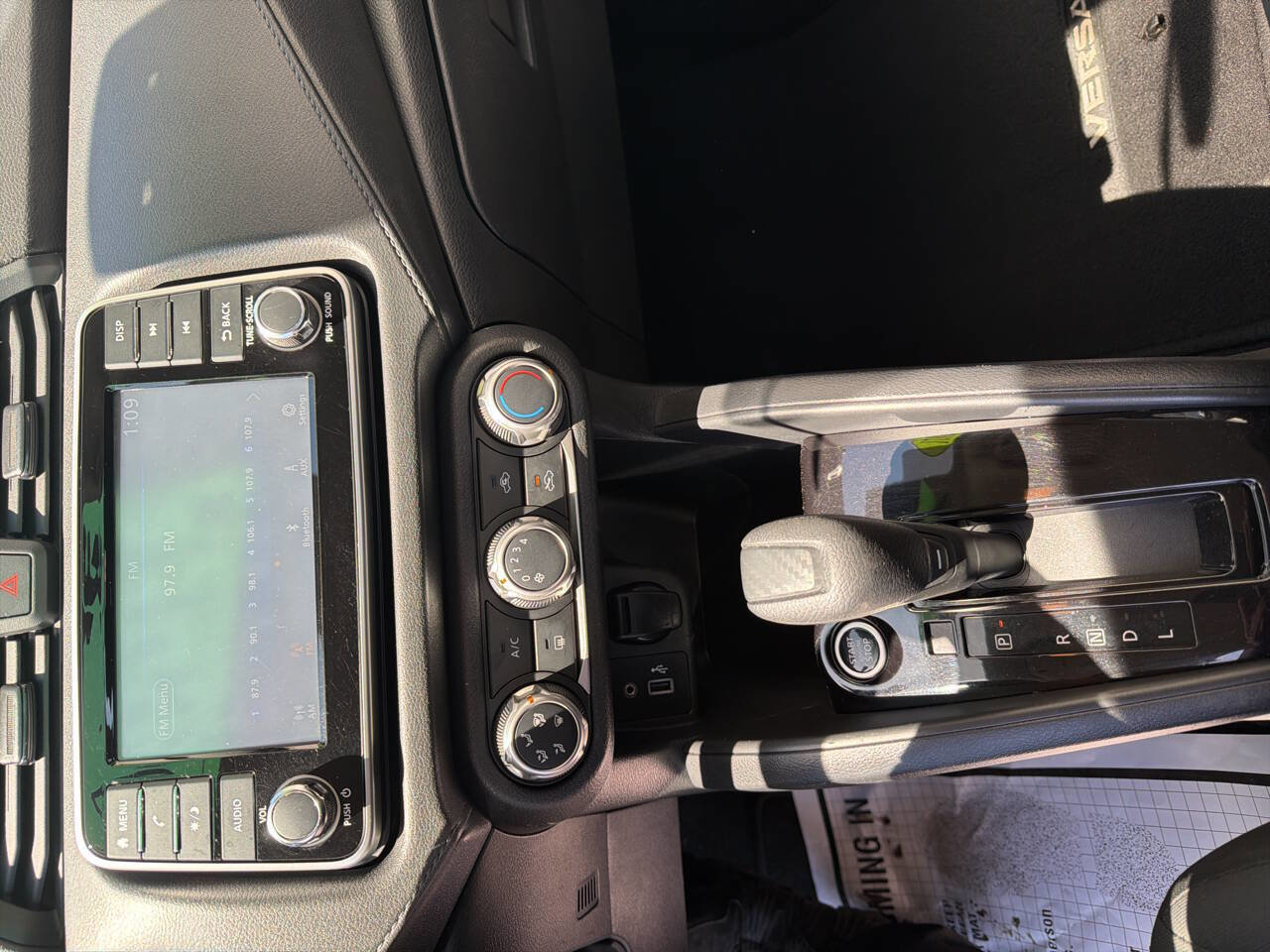 Used 2021 Nissan Versa S FWD image 10