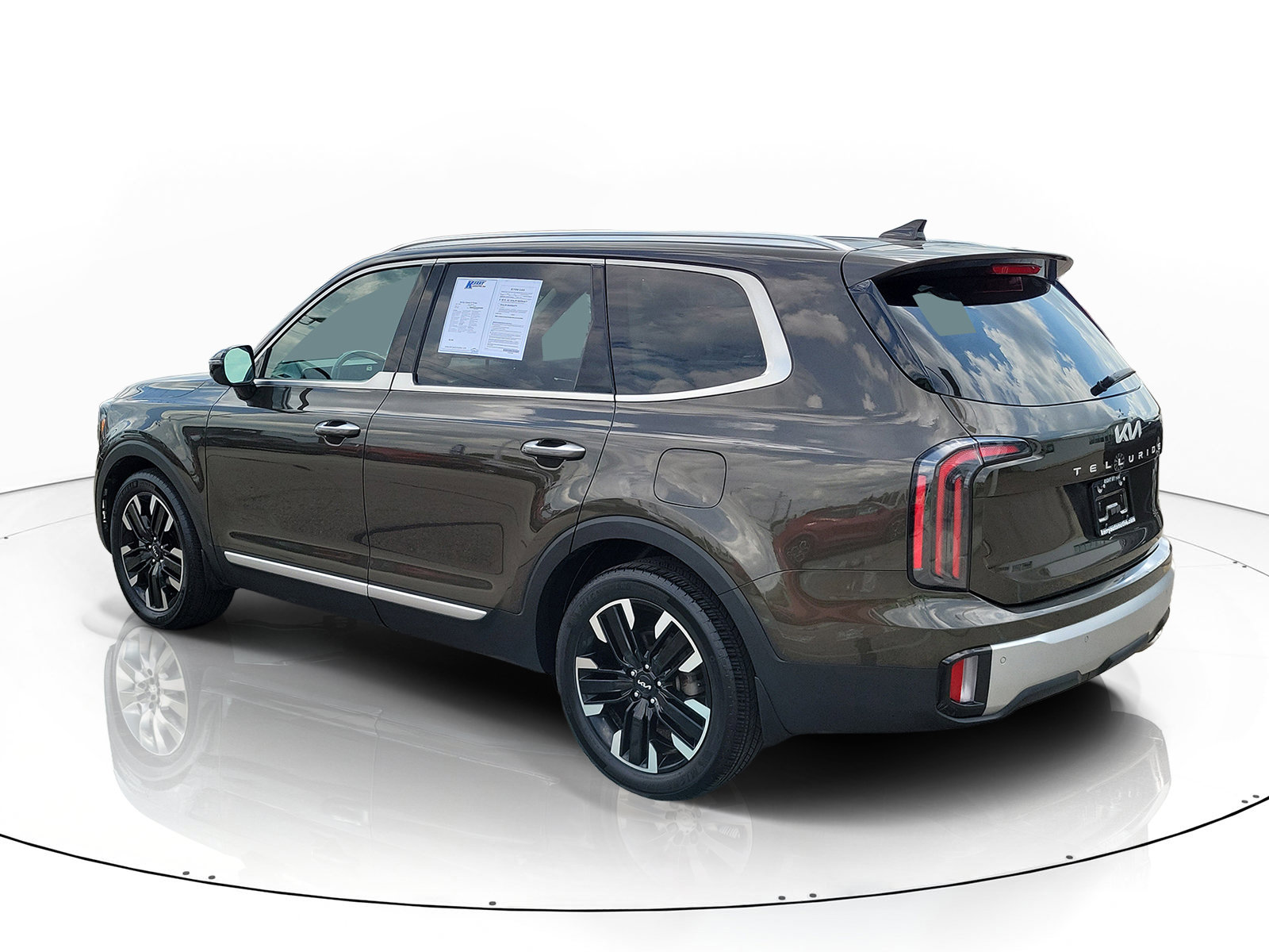 Used 2023 Kia Telluride AWD image 4