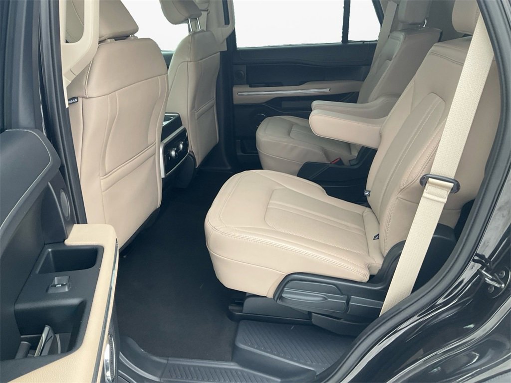 Used 2023 Ford Expedition Limited image 13