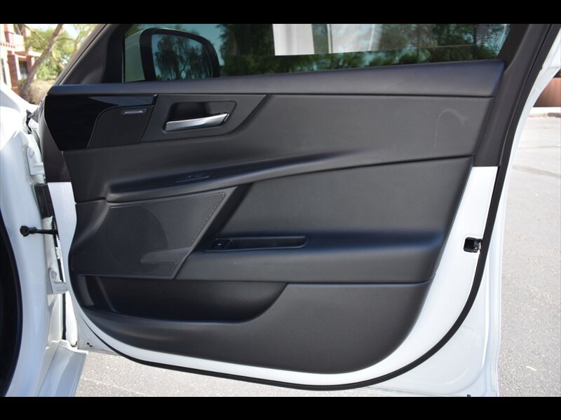 Used 2019 Jaguar XE Premium RWD image 35