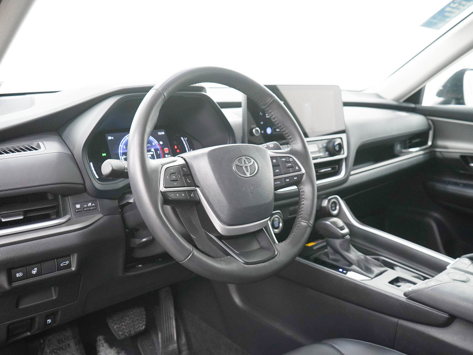 Used 2025 Toyota Grand Highlander AWD image 26